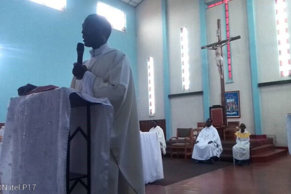CELEBRATION DE LA SOLENNITE DU SAINT SACREMENT A LA PAROISSE BURURI